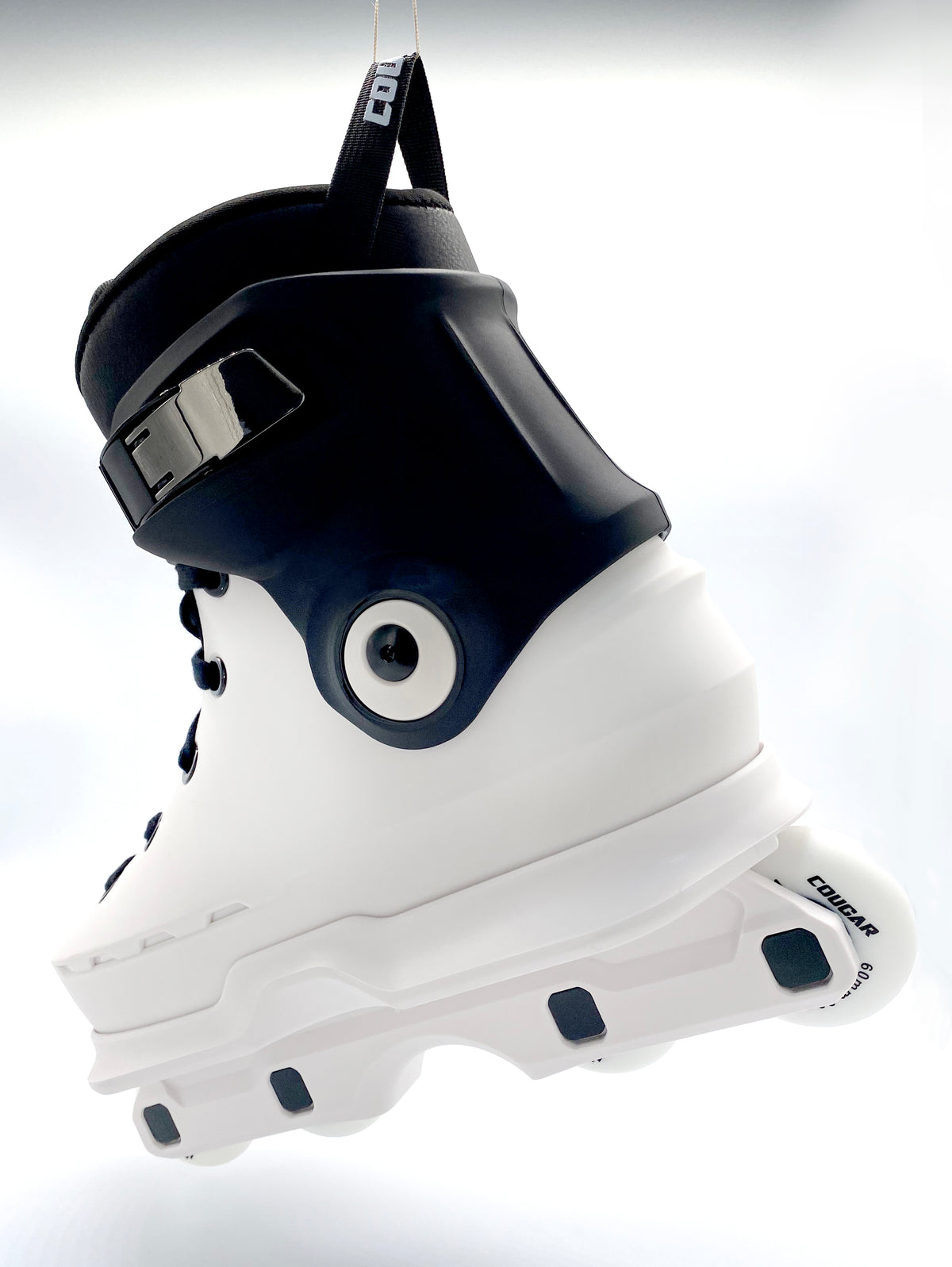 COUGAR SKATES V7 7003 Aggressive Skates-White