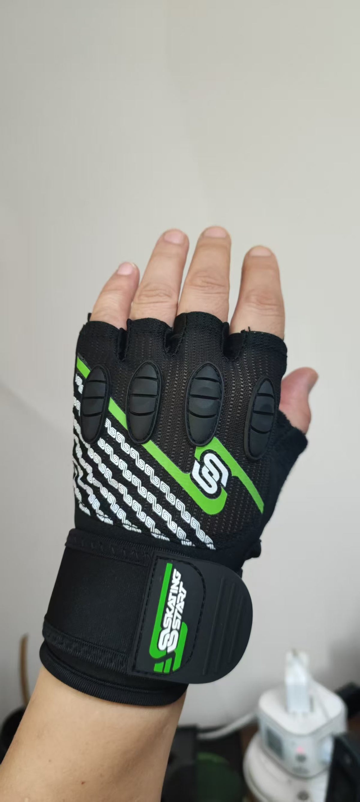 Skating Start Half-Finger Speed Skating Gloves | Anti-Slip Protective Gloves with Wrist Support for Kids & Adults